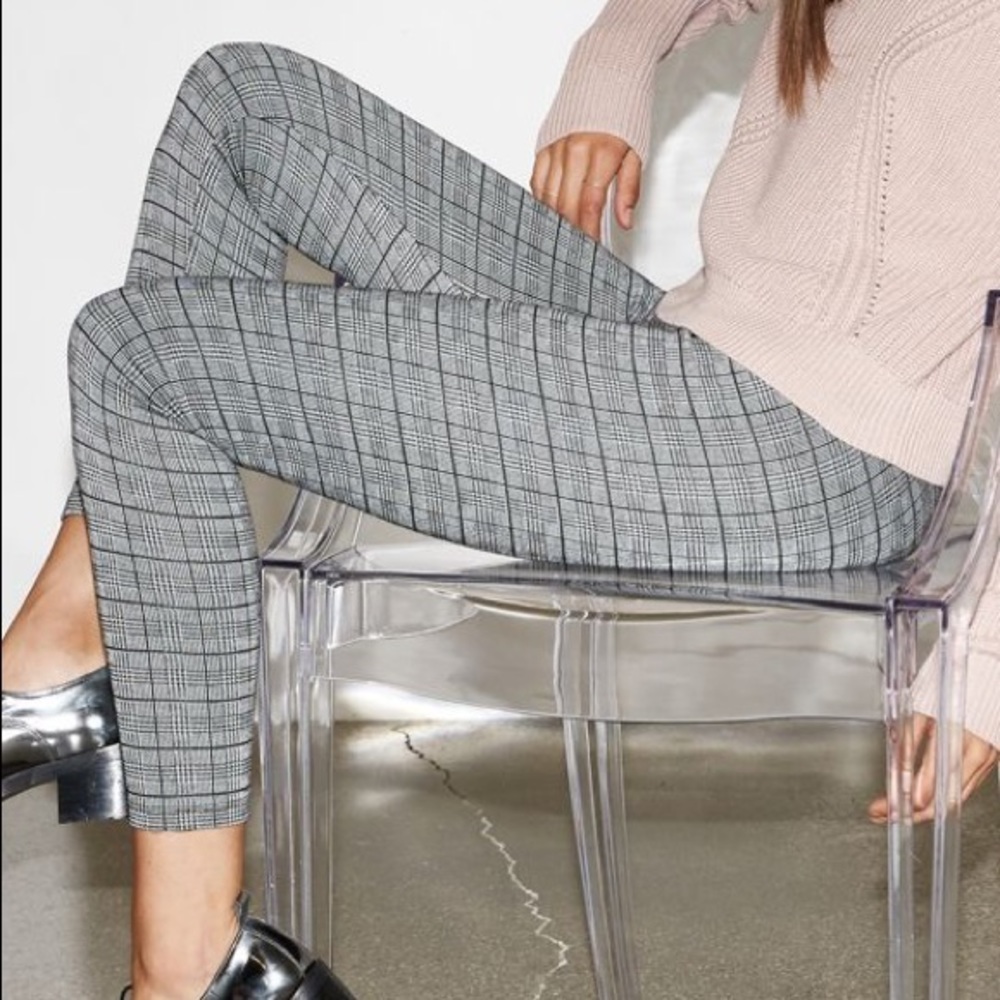 Kendall & Kylie Plaid Leggings in Grey and Black - Size S